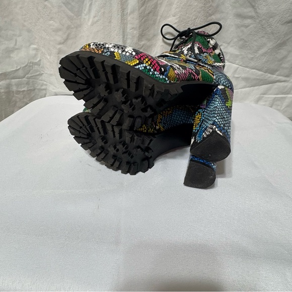 Liliana multicolored snakeskin platform combat boots. - Picture 7 of 9